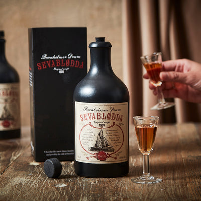 Sevablødda Dram fra Bornholm Spirits – prisvindende og historisk bornholmsk dram .